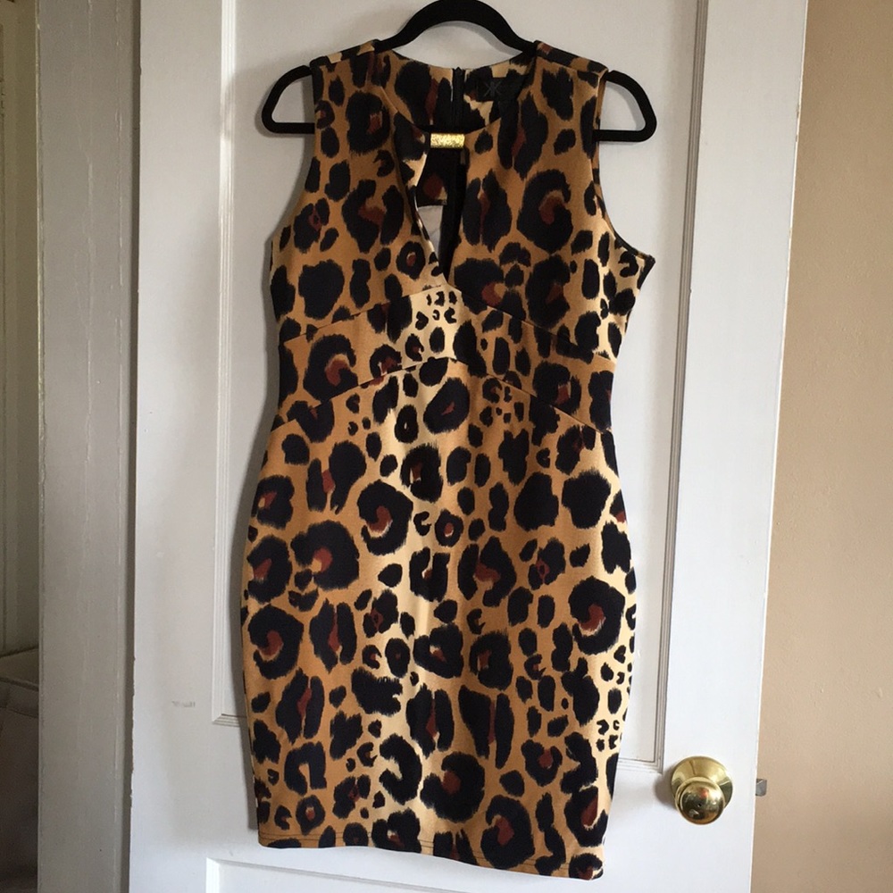 Kardashian Kollection Women’s Leopard print dress!